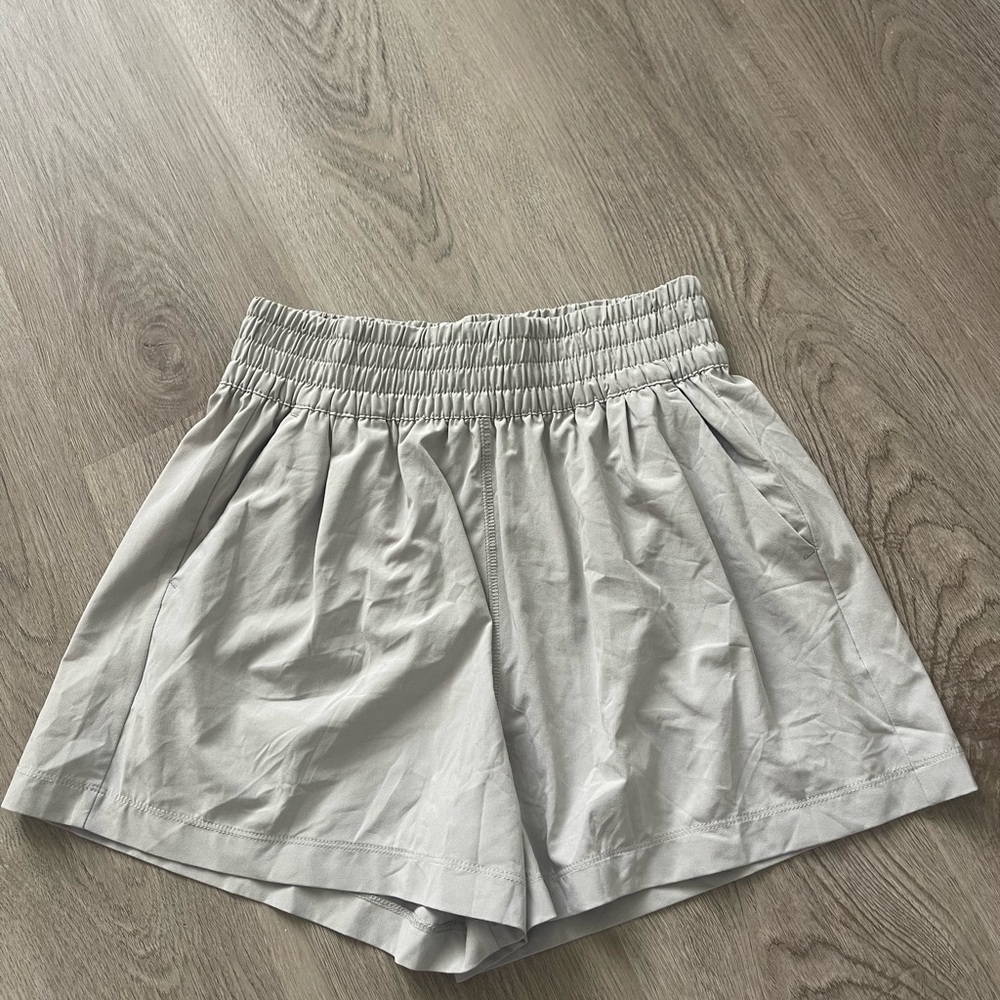 Vuori Women's Gray High Waist Shorts